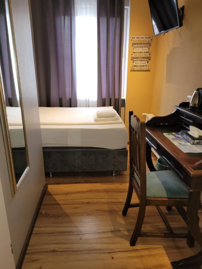 Hotel Franken An Der Messe Франкфурт-на-Майне Экстерьер фото