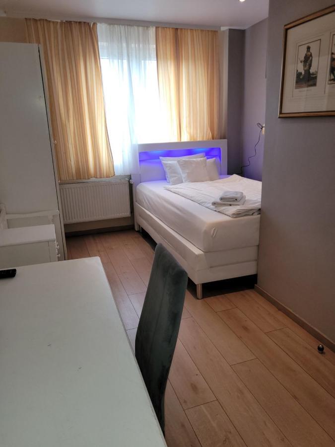 Hotel Franken An Der Messe Франкфурт-на-Майне Экстерьер фото