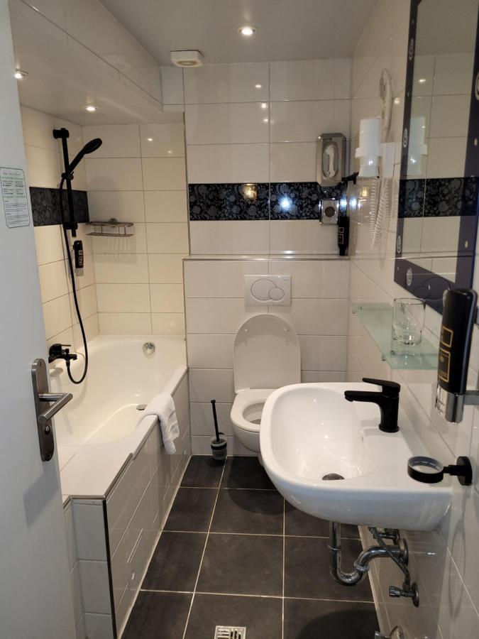 Hotel Franken An Der Messe Франкфурт-на-Майне Экстерьер фото
