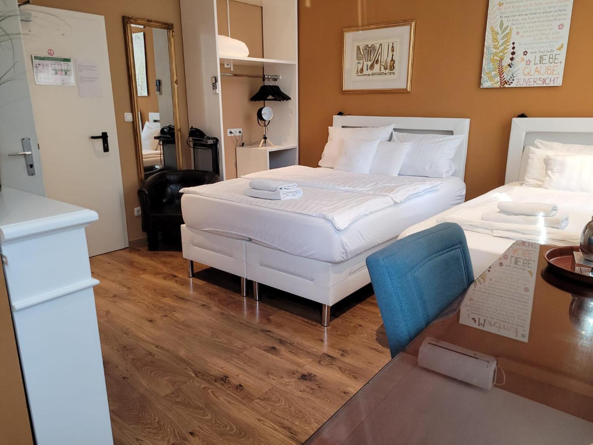 Hotel Franken An Der Messe Франкфурт-на-Майне Экстерьер фото