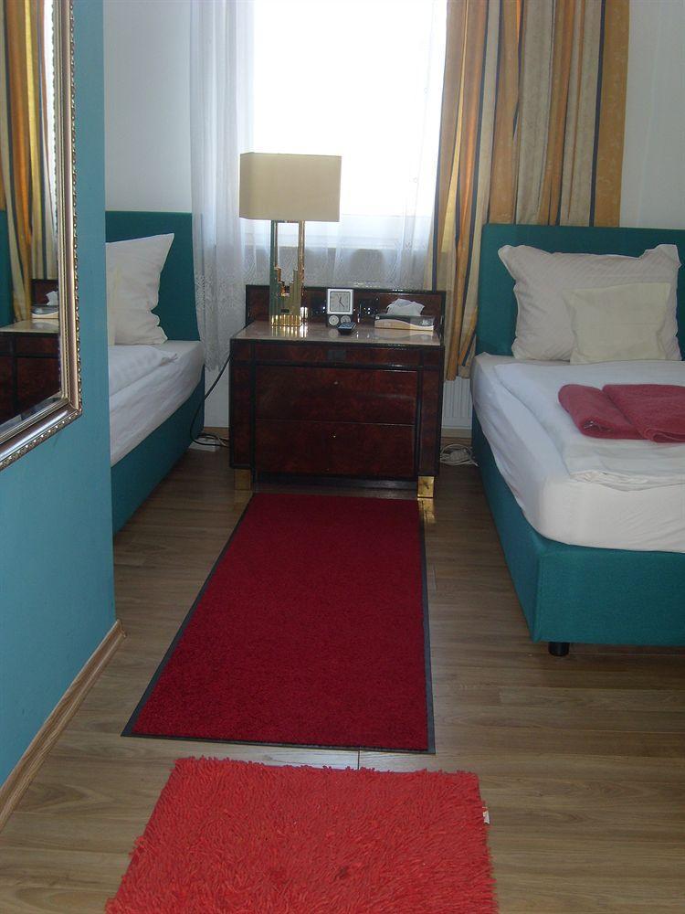 Hotel Franken An Der Messe Франкфурт-на-Майне Экстерьер фото